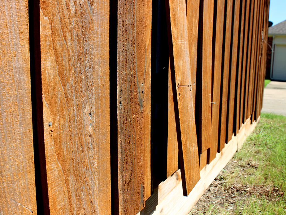 Fence Repair rental and installation contractor in the Northeast Florida area.