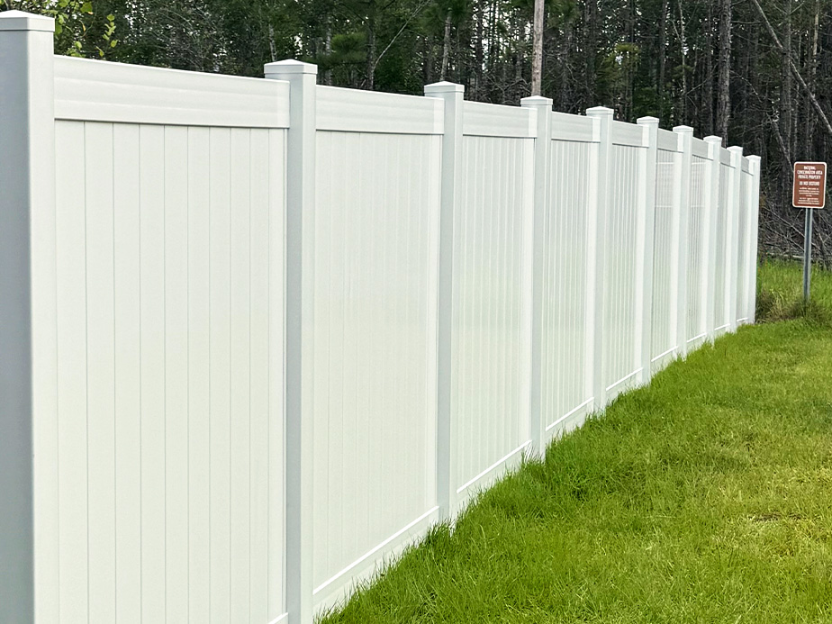 Vinyl fence company in the Northeast Florida area.