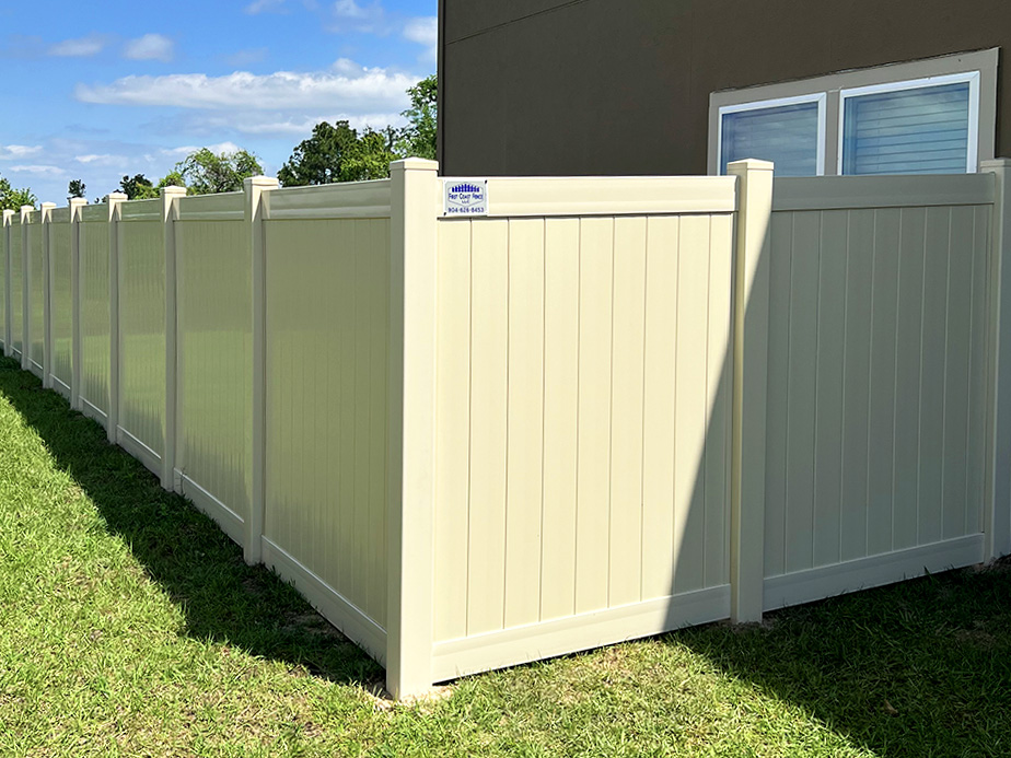 Vinyl fence company in the Northeast Florida area.