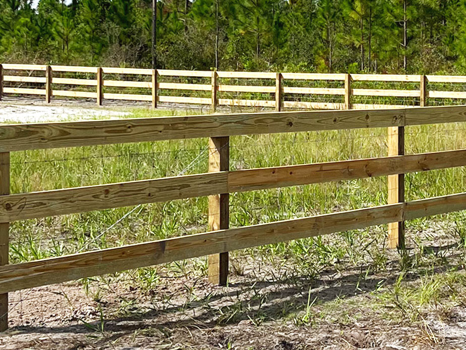 T-Post farm fence contractor in the Northeast Florida area.