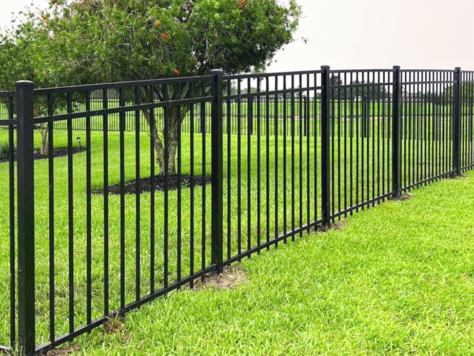 Aluminum fence company in the Northeast Florida area.