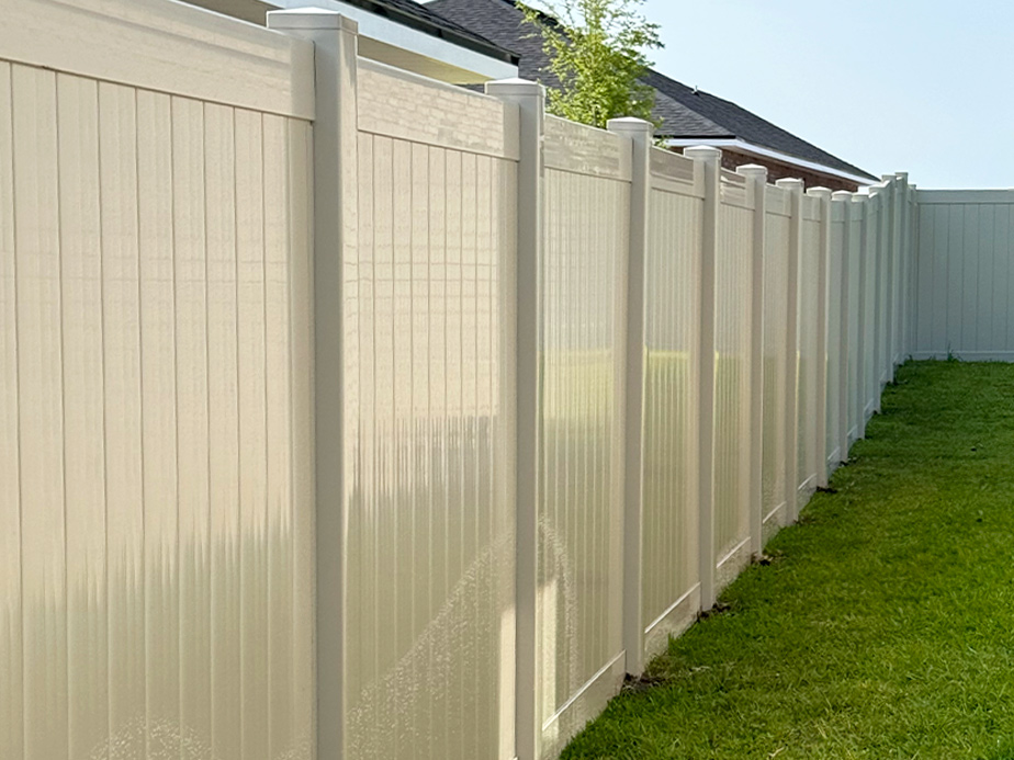 Vinyl fence company in the Northeast Florida area.