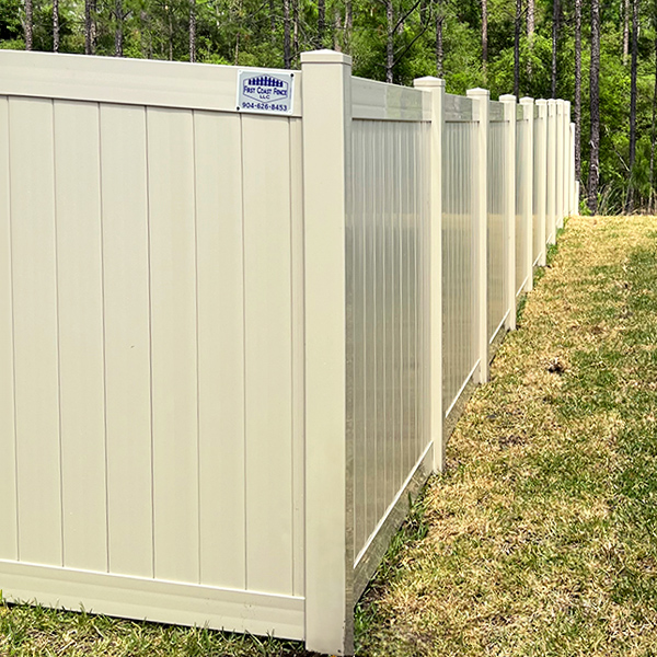 Vinyl fence contractor in Northeast Florida