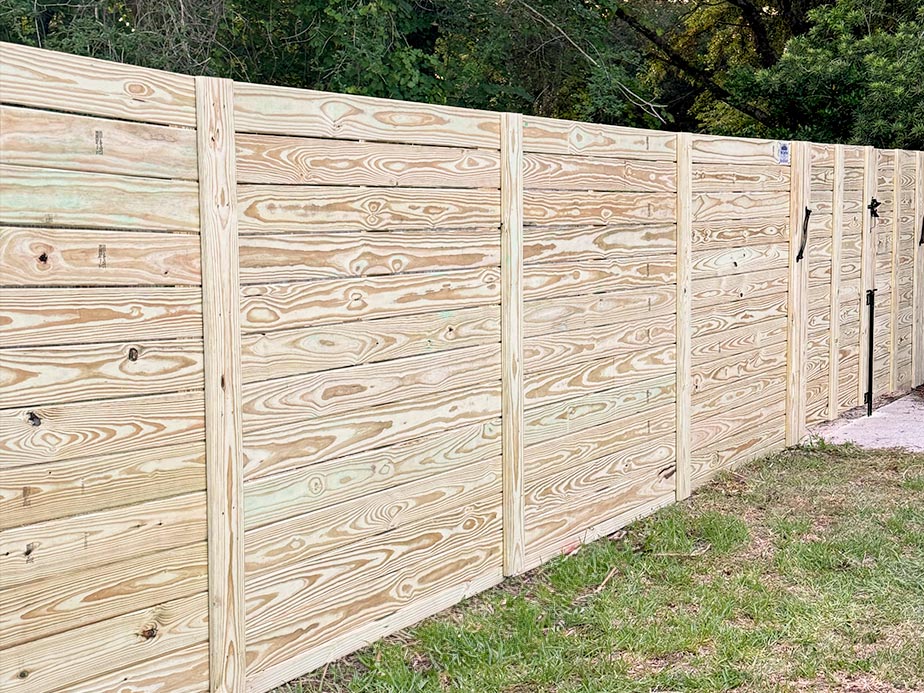 Fleming Island FL horizontal style wood fence